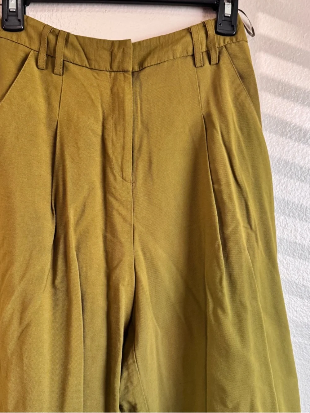 TOPSHOP Olive Green Pleated Casual Trousers - Picture 3 of 7